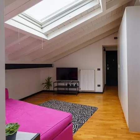 N8 - Elegante Mansarda Vicino Al Centro Апартаменты *