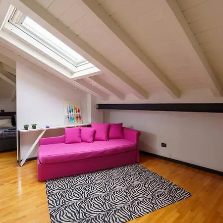 N8 - Elegante Mansarda Vicino Al Centro Апартаменты *